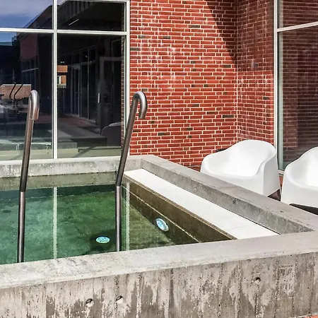 Cozy In With Indoor Swimming Pool *